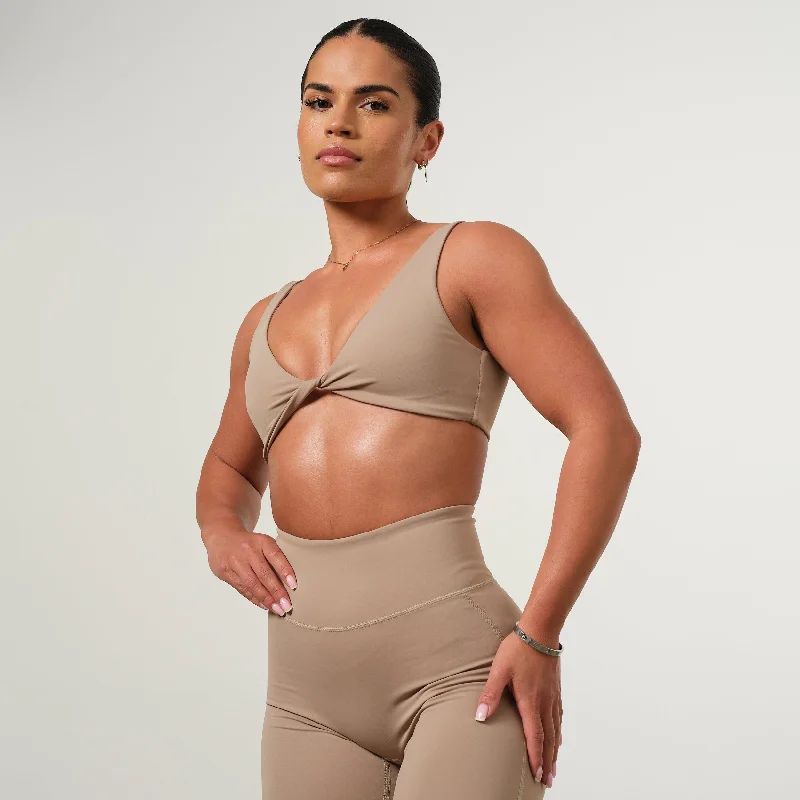 VANQUISH ENHANCE LATTE TWIST FRONT BRA